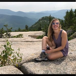 Meet your Posher, Adrienne